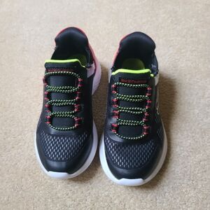Boys sketcher shoes size 11